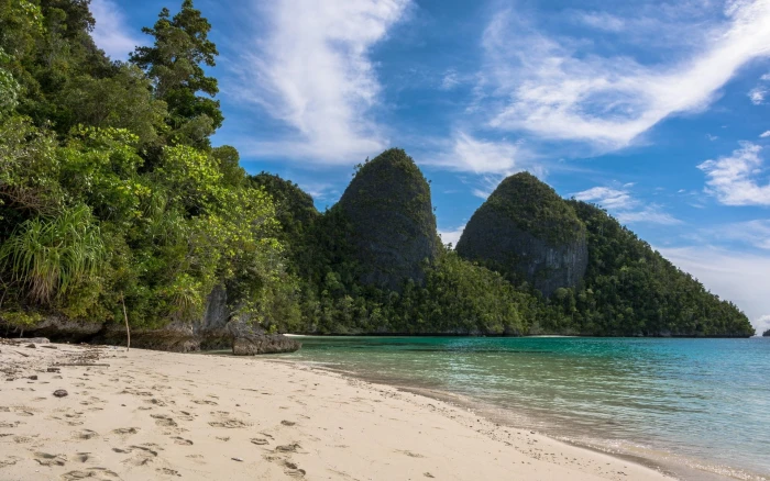 green mountain and seashore nature landscape beach tropical 2k