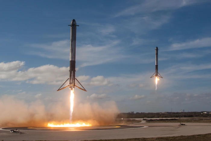 missiles SpaceX rocket smoke Cape Canaveral Falcon Heavy 2k