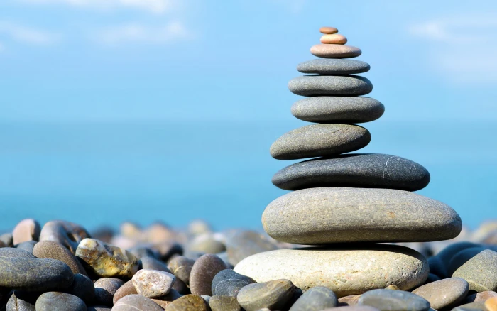 Beach stones balancing stone 2k