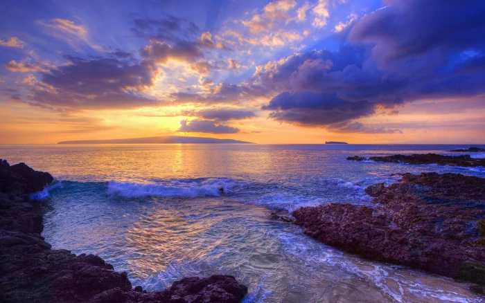 Sunset at Secret Beach Maui Hawaii USA blue skies 2k