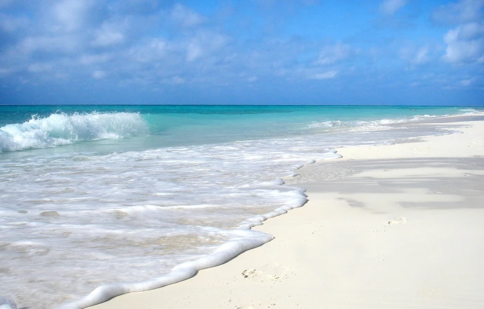 Beach and Ocean landscape in Cuba photos horizon landscapes 2k