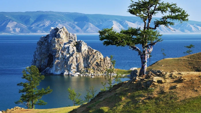 nature landscape mountain sky geological formation valley 2k