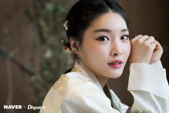 Chungha Asian K pop women Korean black hair eyeliner 2k