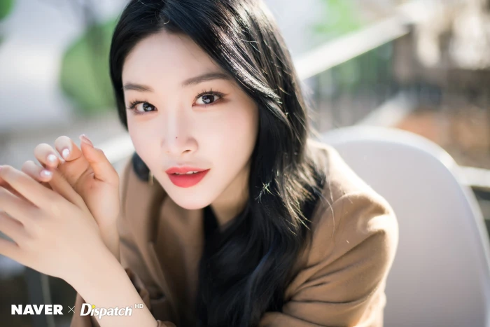 Chungha Asian K pop women Korean black hair long 2k
