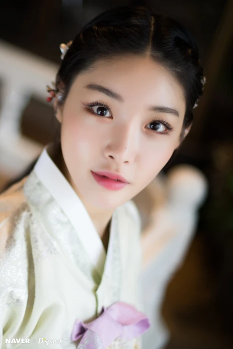 Chungha Asian K pop women Korean black hair portrait 2k