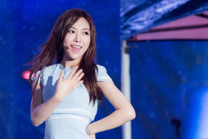 AOA Mina Korean Asian brunette singer women K pop one person 2k