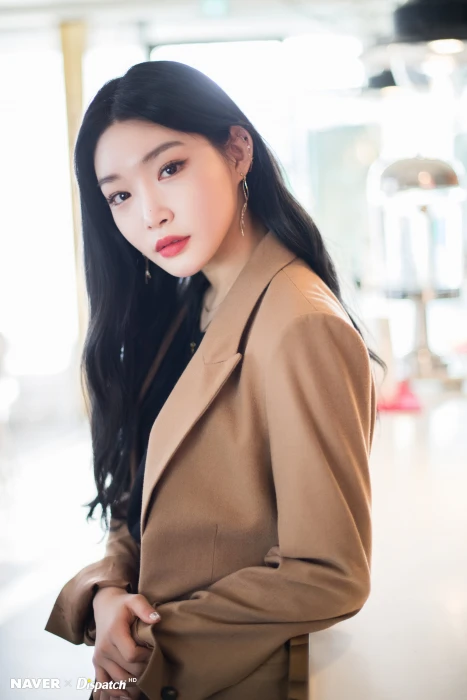Chungha Asian K pop women Korean black hair long 2k