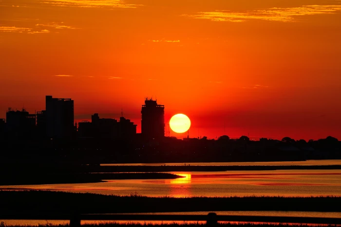 glow red color cbd riverside horizon scenery travel paraguay asuncion 2k 4k 5k
