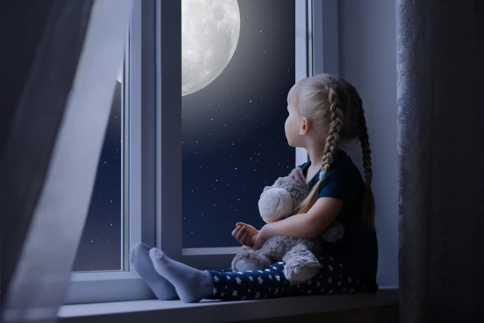 little girl child cute hd teddy bear childhood 2k 4k 5k