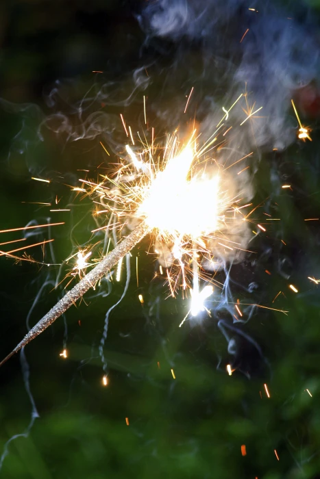 sparkler festival light deepavali diwali celebration happiness 2k