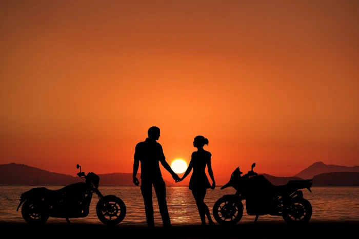 sunset bikes couple oceans beach love romantic people 2k 4k 5k