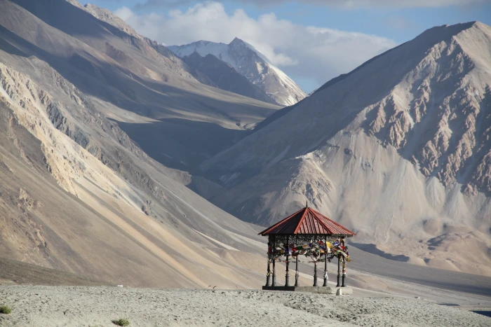 empty gazebo against mountain pangong tso lake high grassland 2k 4k 5k
