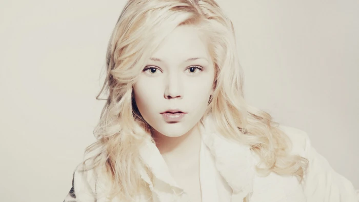 woman blonde portrait beautiful wallpaper blond hair headshot 2k 4k 5k 8k