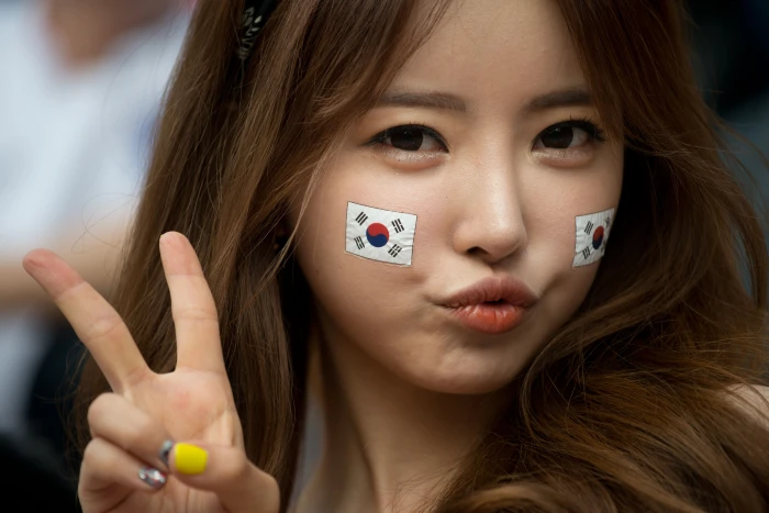 Asian Korean women peace sign 2k 4k 5k