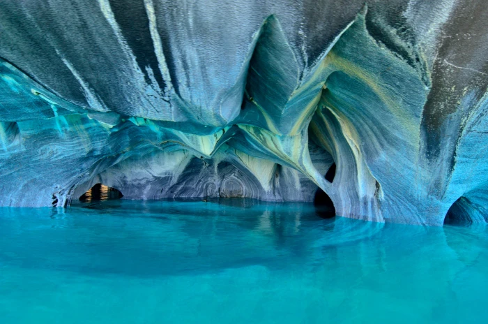 photo of clear body water Marble capillas puerto chile 2k 4k 5k