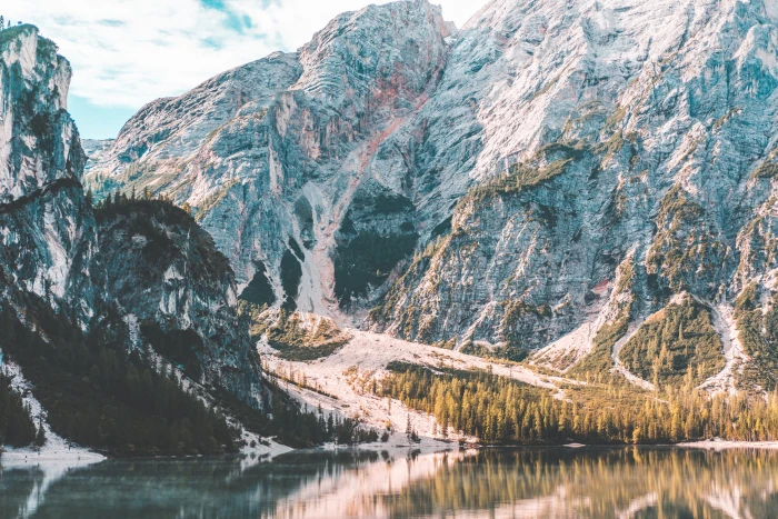 Beautiful Scenery Over the Lake Braies Dolomites autumn braies lake 2k 4k 5k