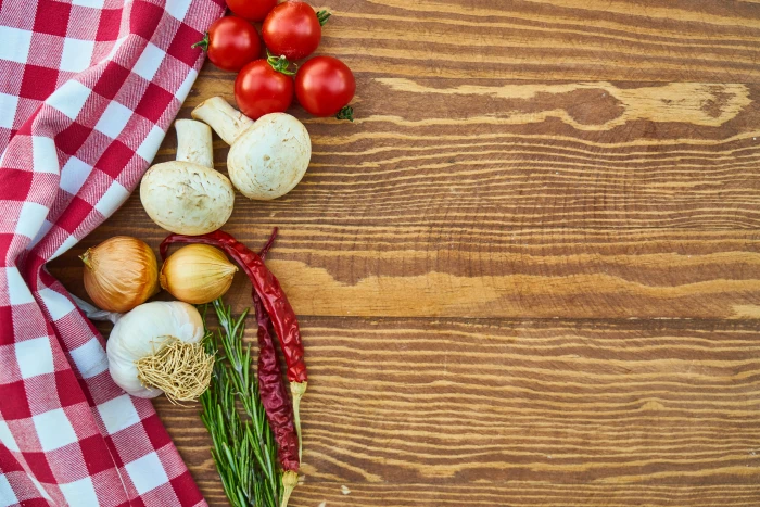 garlic onion and tomatoes pepper mushroom mushrooms table 2k 4k 5k 8k