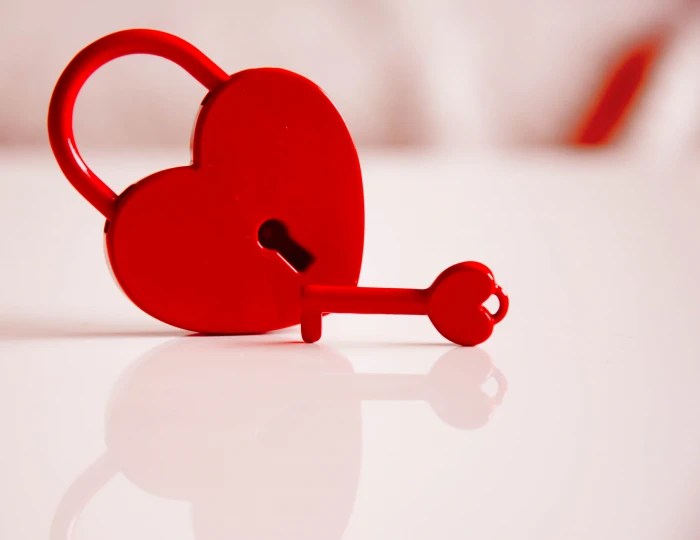 hear shape red padlock with key shallow capture heart hearts 2k 4k 5k