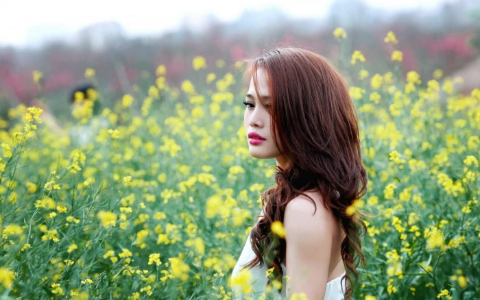 Asian Girl Field Bokeh 2k