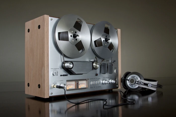gray and brown reel to tape recorder retro music headphones 2k 4k 5k