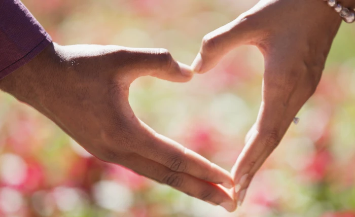 man couple hands love blur bokeh bright close up daylight 2k 4k 5k