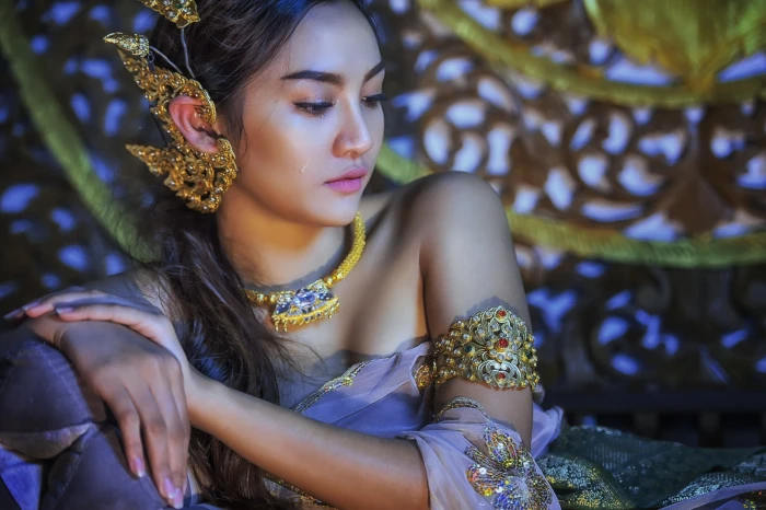 Women Asian Bokeh Dress Earrings Girl Jewelry Model 2k
