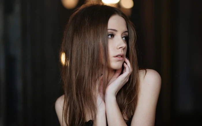 women profile hand on face skinny Ksenia Kokoreva model 2k