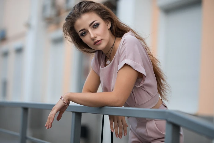 women s pink scoop neck crop t shirt brunette outdoors 2k