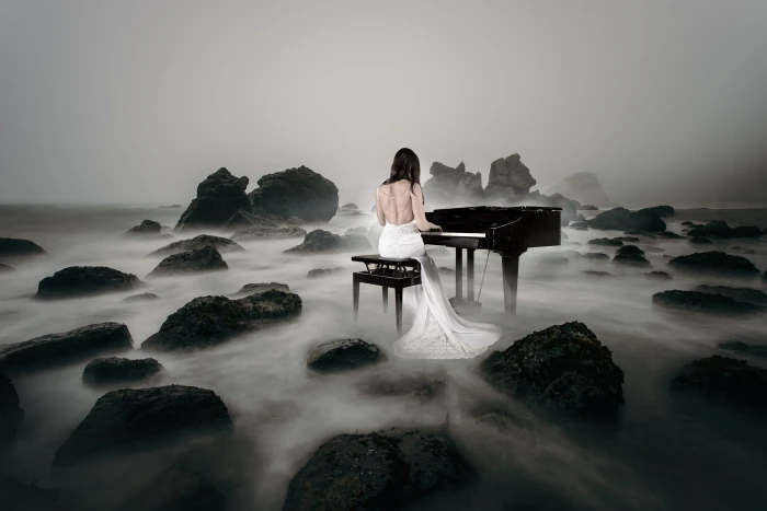 piano spielerin bride sea beach stones wedding dress before 2k 4k 5k