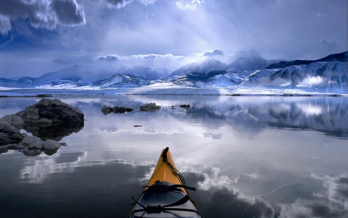 Winter Desktop yellow and black kayak landscape lake mountains 2k