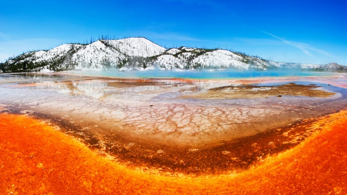 landscape photo of body water in front mountain coated by ice 2k 4k 5k 8k