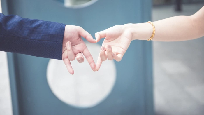 love image heart hands 2k 4k 5k 8k