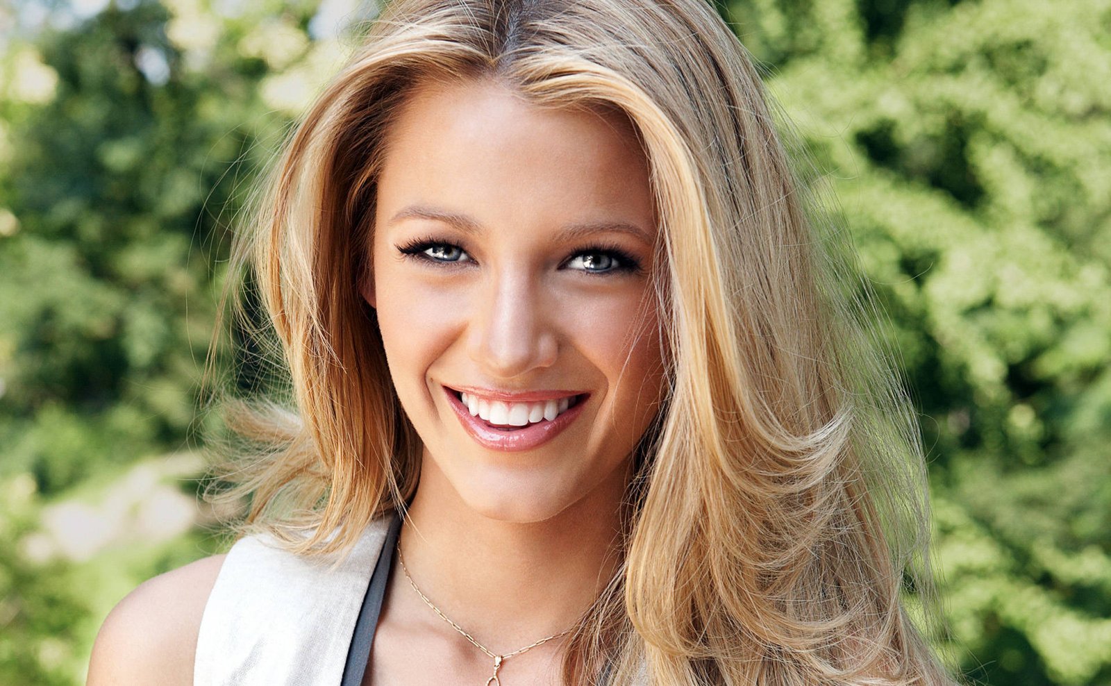 gorgeous blake lively actress hollywood