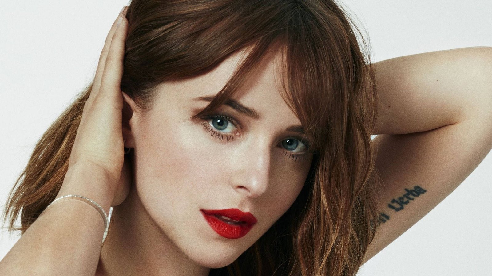 dakota johnson holding her hair actress hollywood