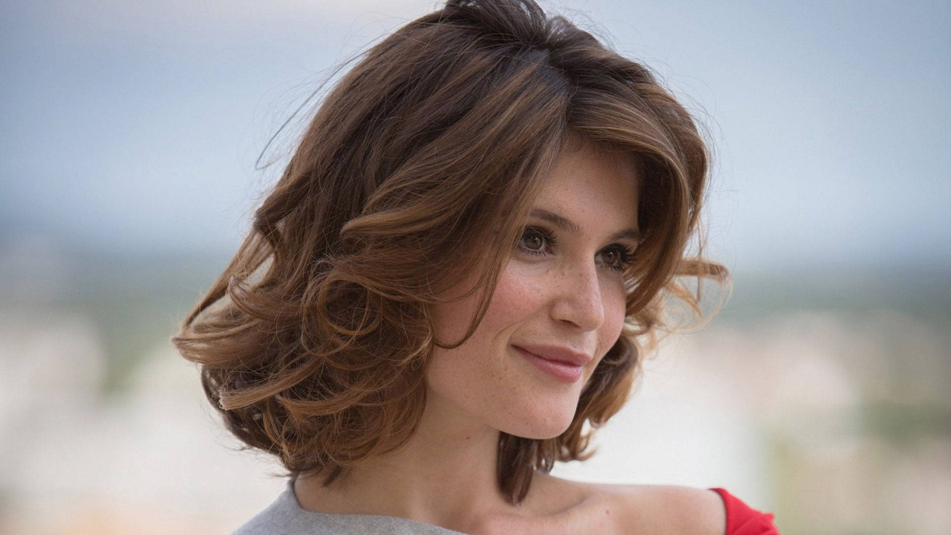 gemma arterton rosy cheeks actress hollywood