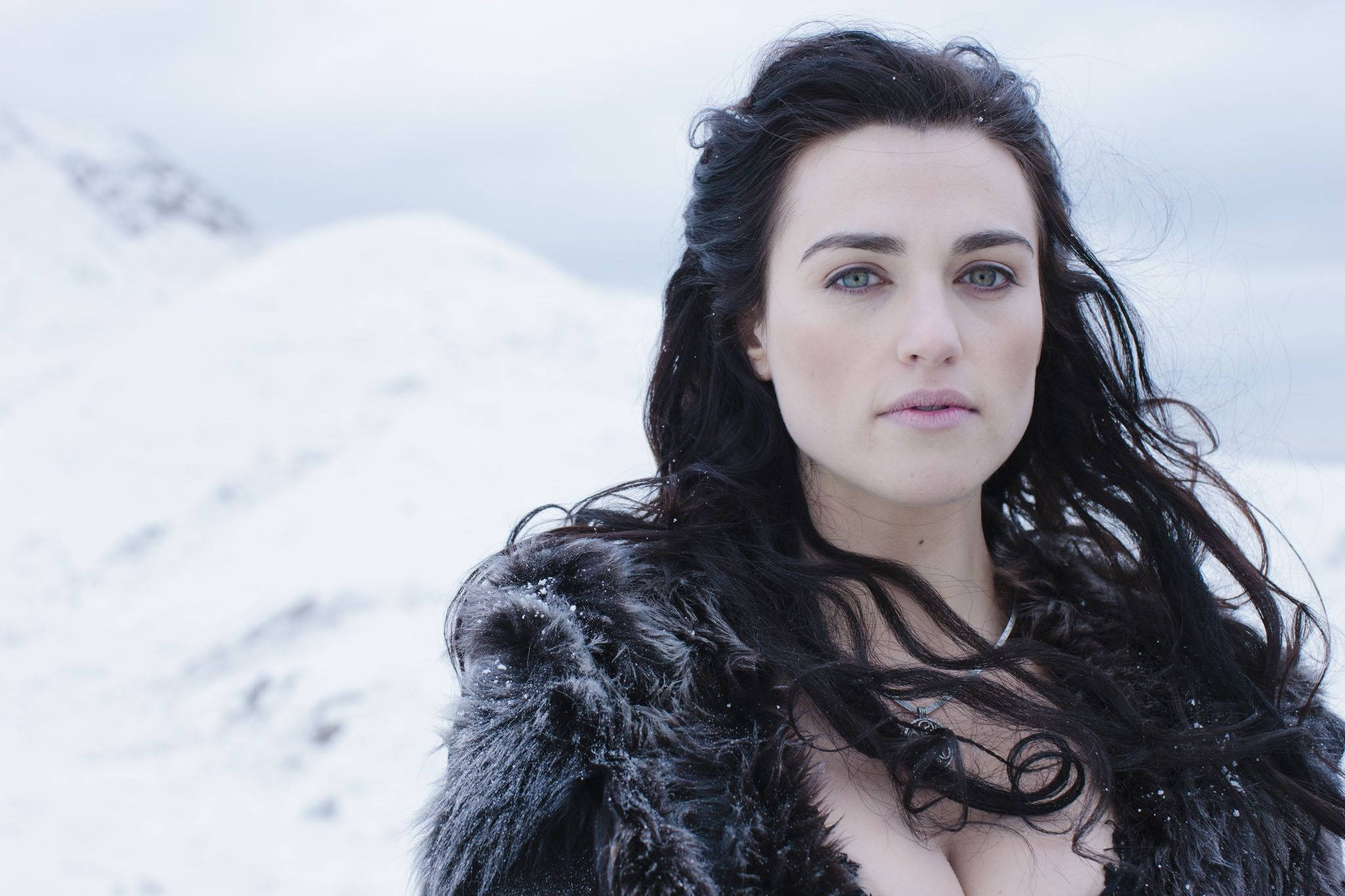 katie mcgrath snow scene actress hollywood 2k