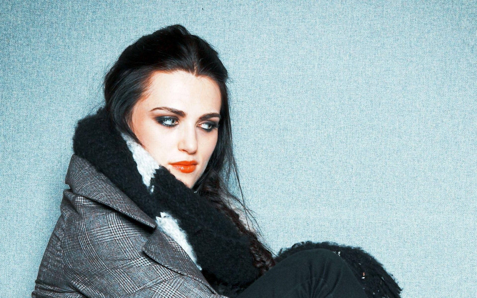 katie mcgrath winter outfit actress hollywood