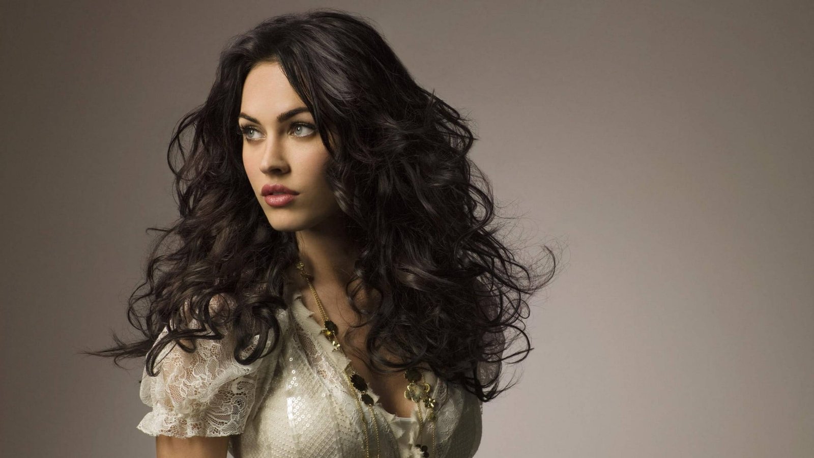 megan fox curly black hair actress hollywood 2k