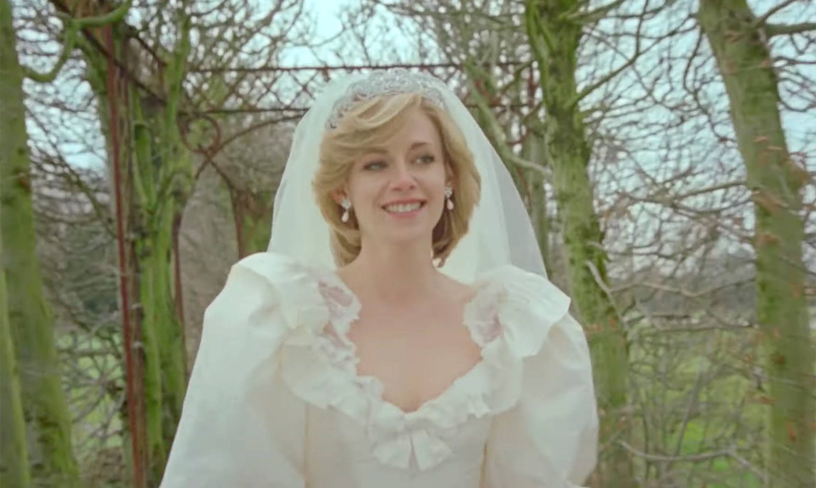 kristen stewart wedding gown actress hollywood 2k