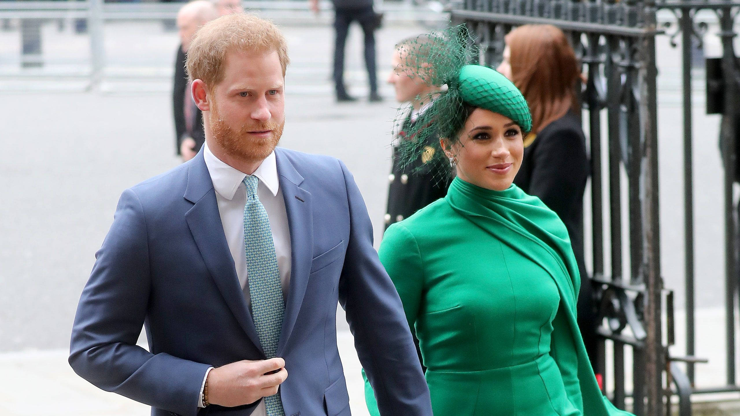 meghan markle duchess in green actress hollywood 2k