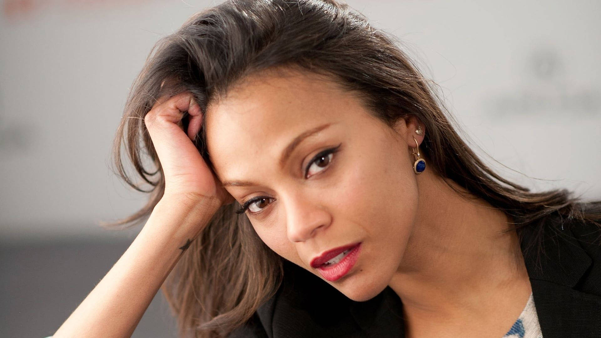 zoe saldana blank expression actress hollywood