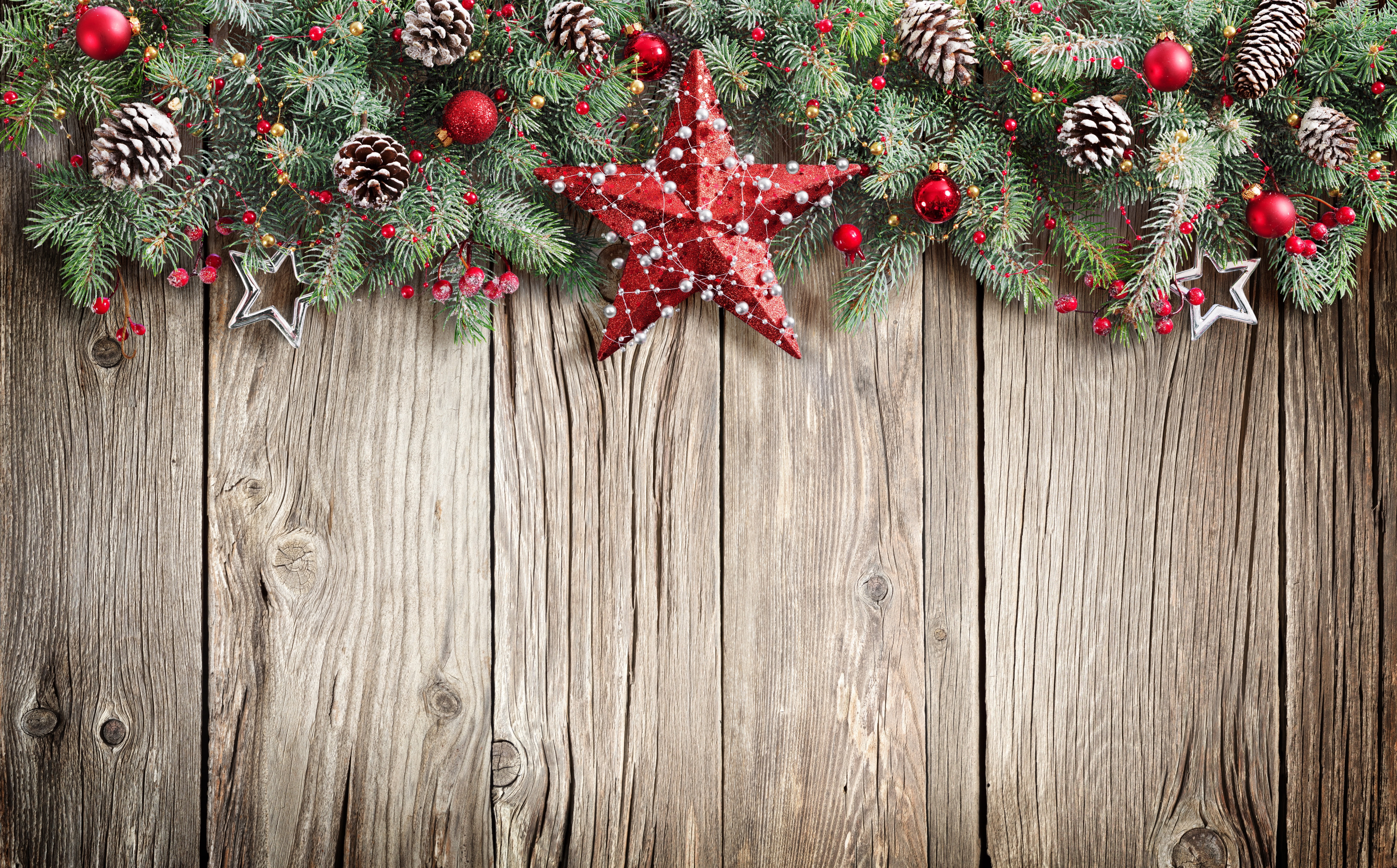 red barnstar and Christmas wall decor New Year balls wood 76 2k 4k 5k