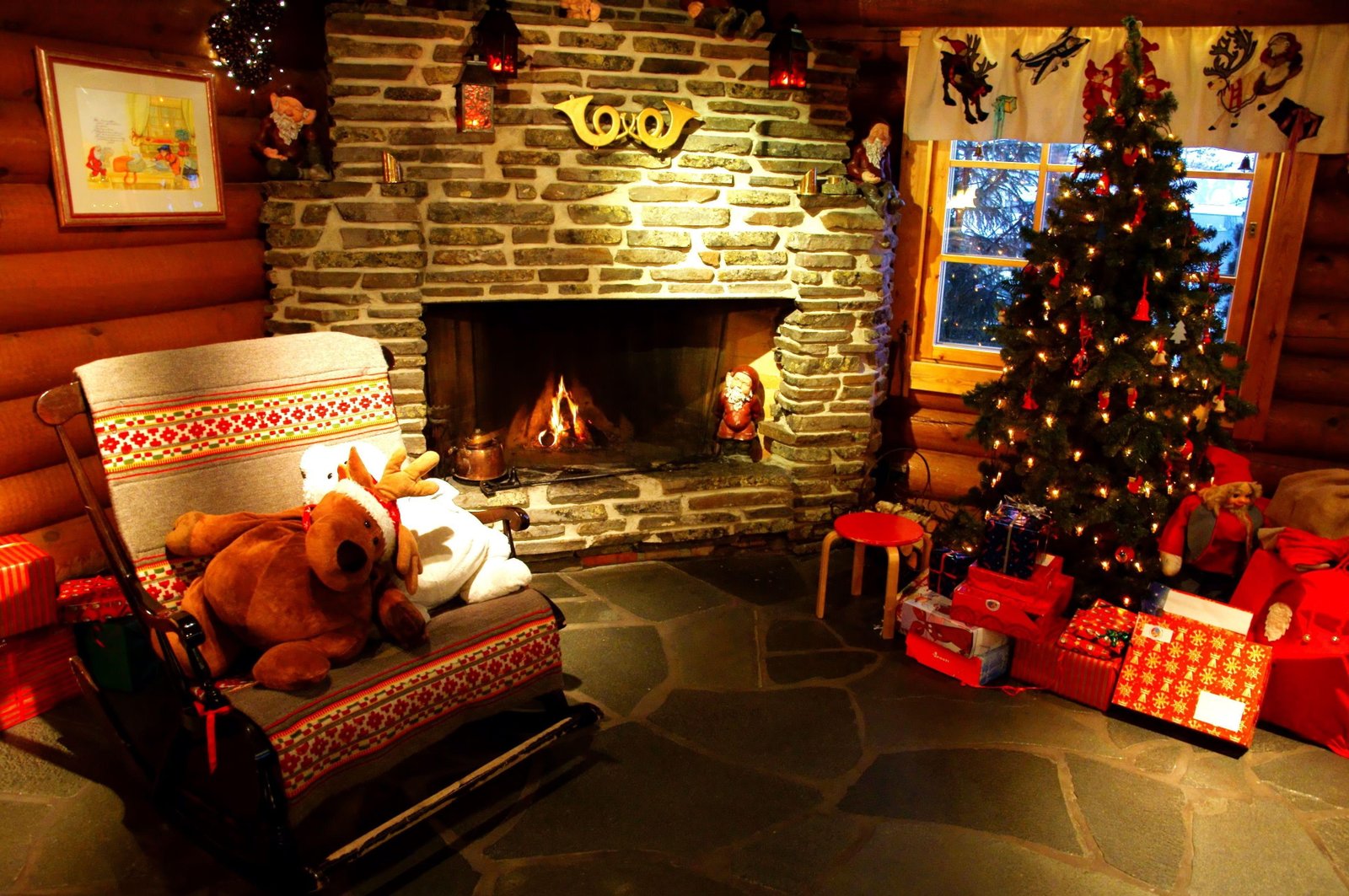 tree christmas fireplace gifts holiday toys 2k