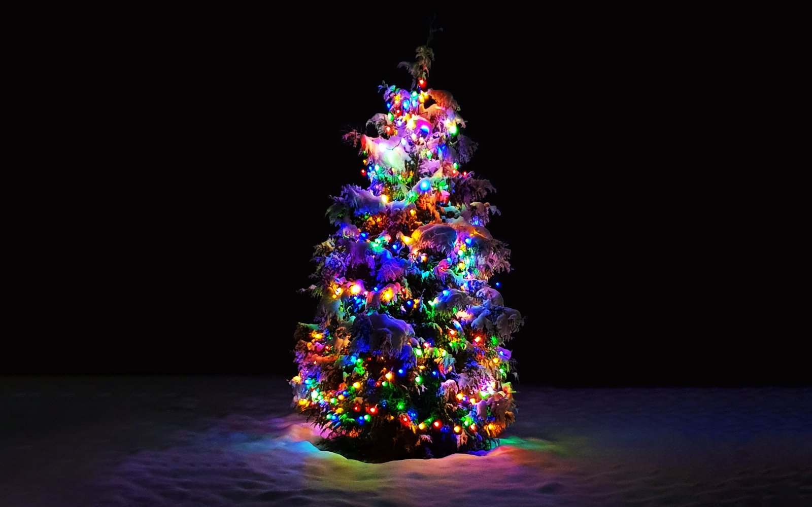 Christmas Tree snow colorful 72 2k 4k