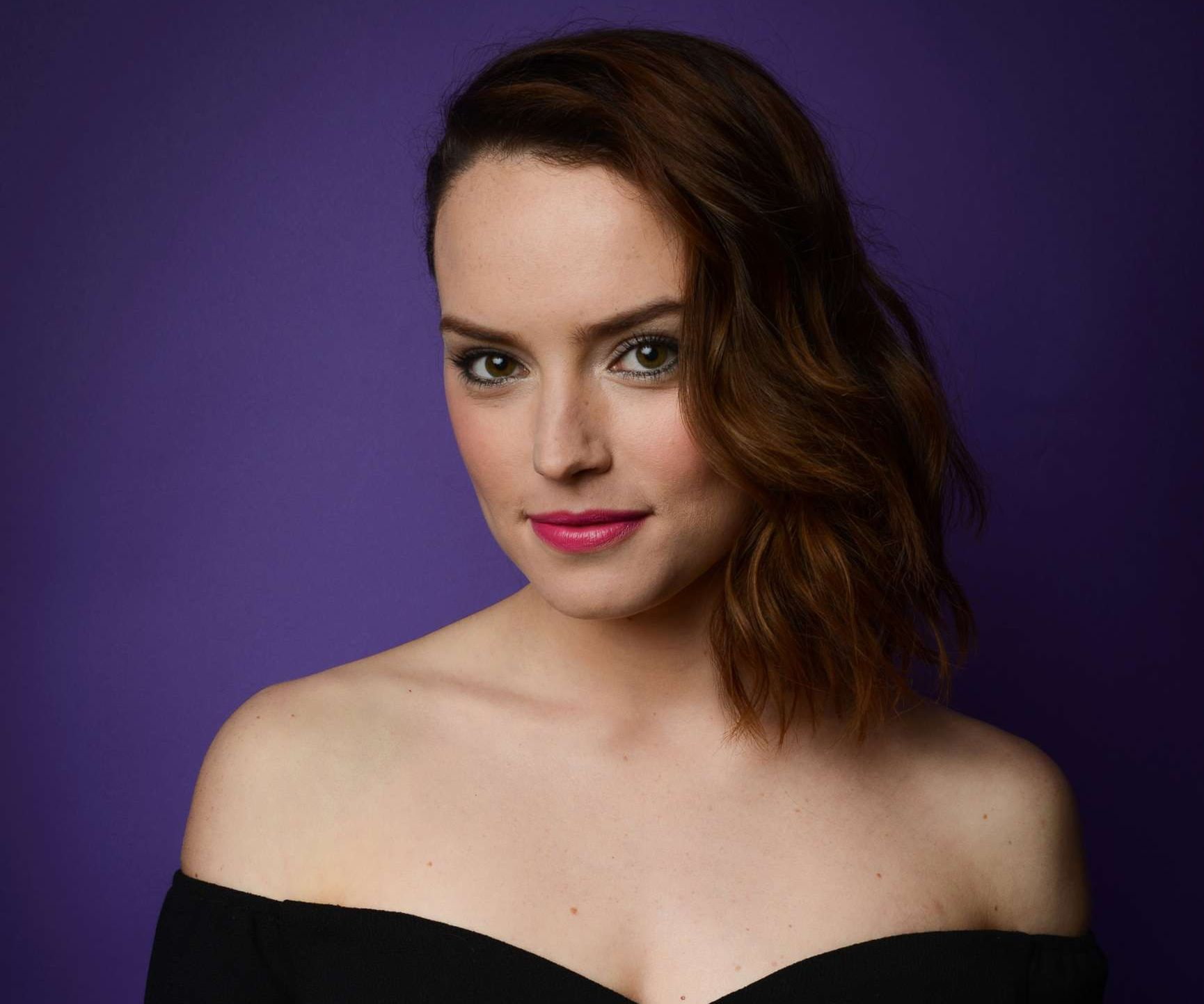 Actress Daisy Ridley Brunette