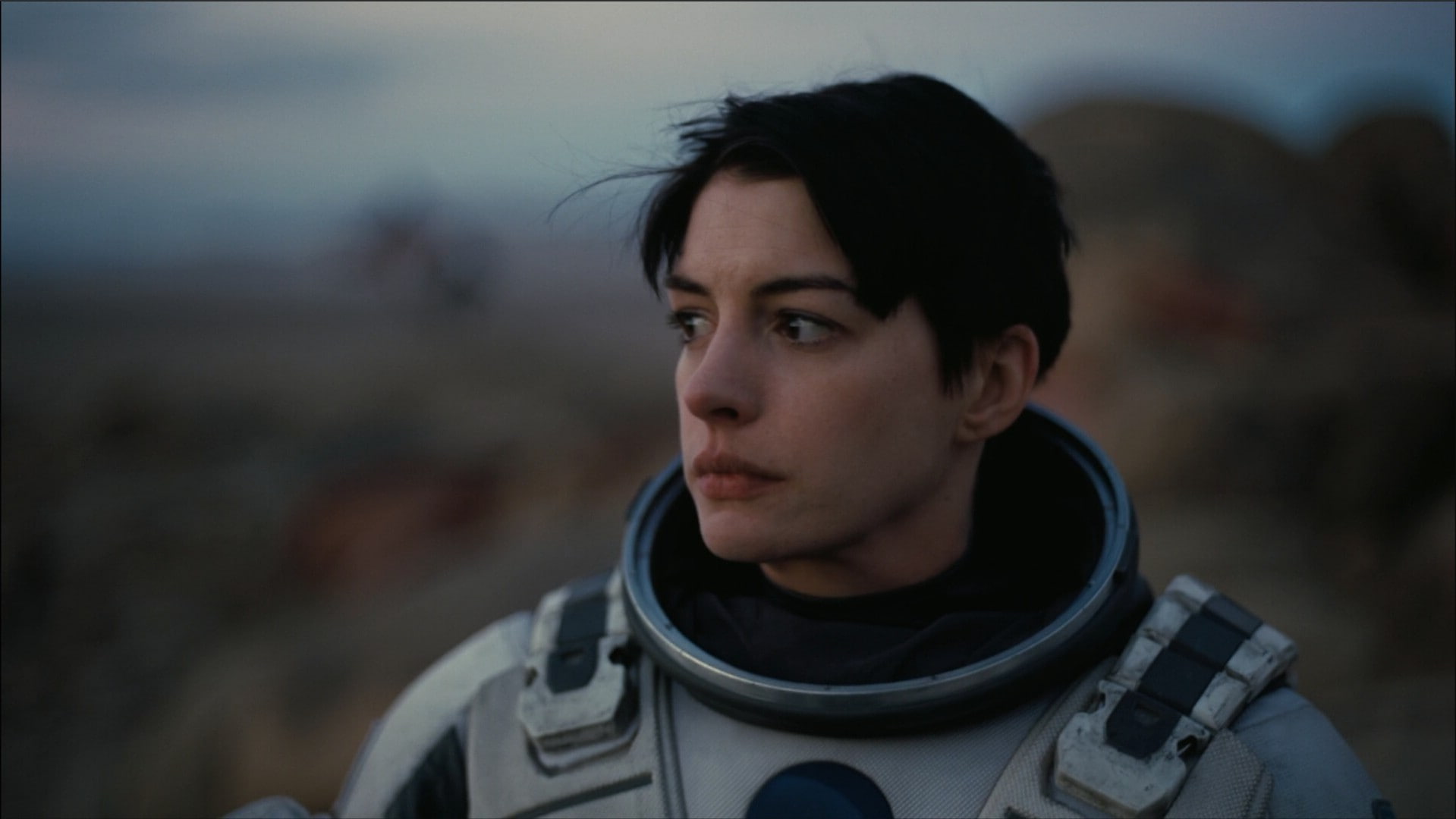 actress Anne Hathaway Interstellar movie Spacesuit 31