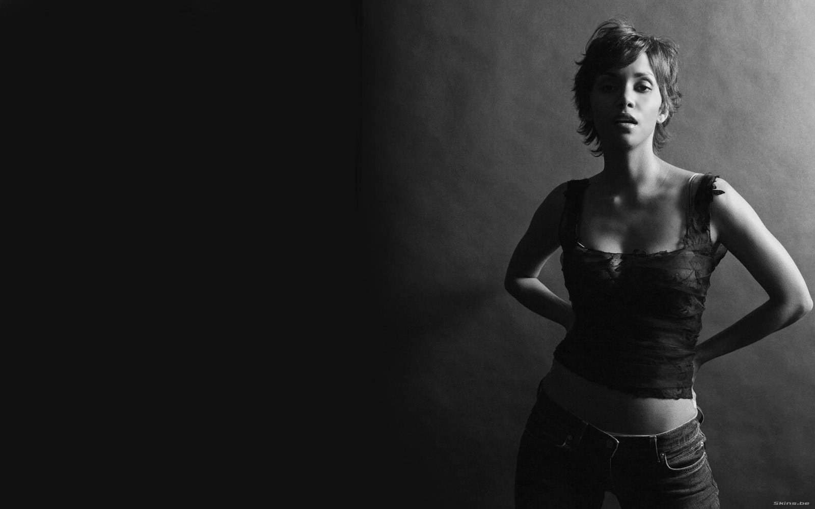 actress berry brunette halle women