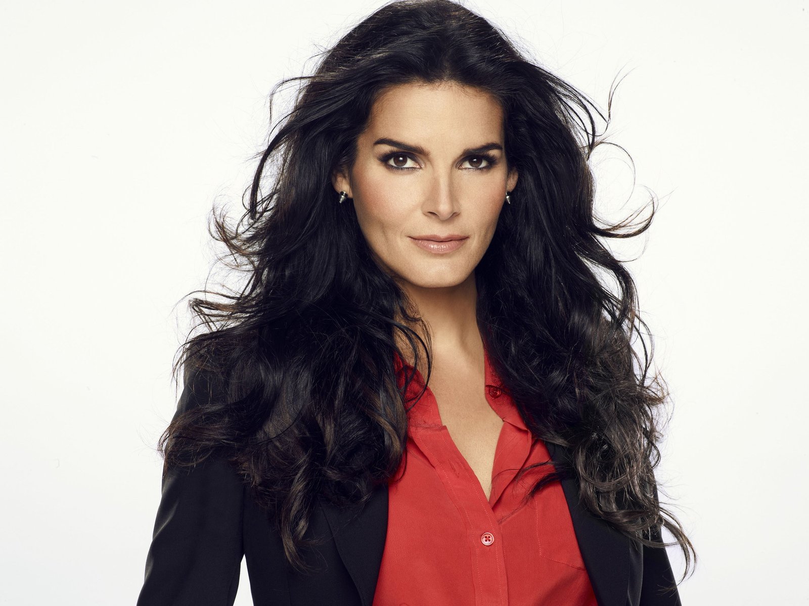 Actresses Angie Harmon American Black Hair Girl 2k