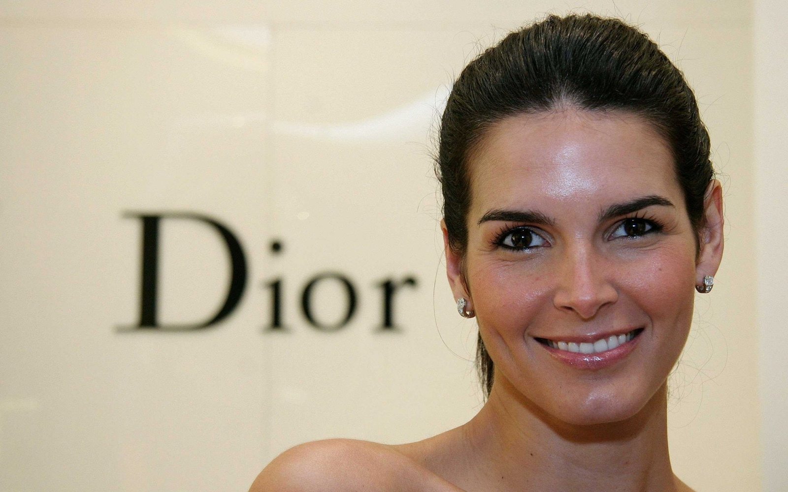 Actresses Angie Harmon American
