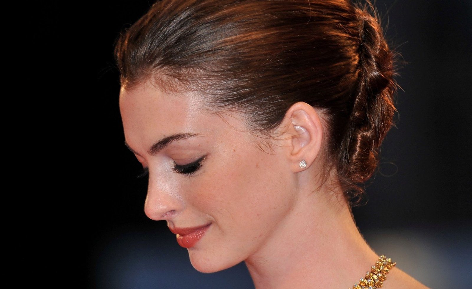 Actresses Anne Hathaway